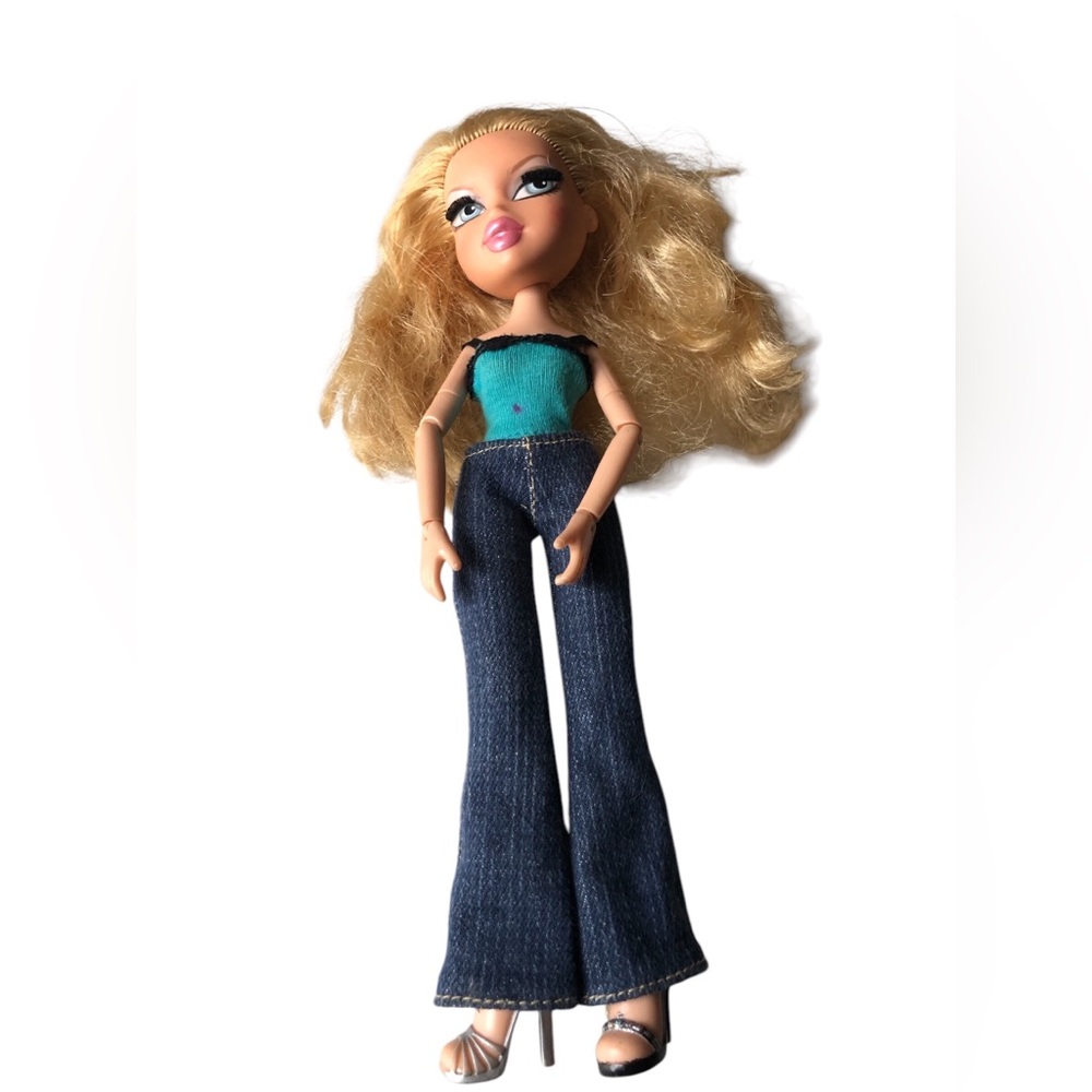 Vintage Gen 1 Bratz Chloe Doll 2001